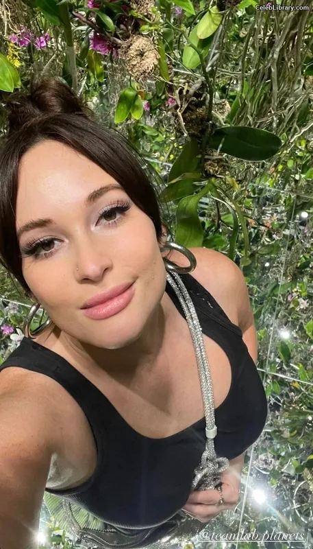 Kacey Musgraves photo 11 of 537
