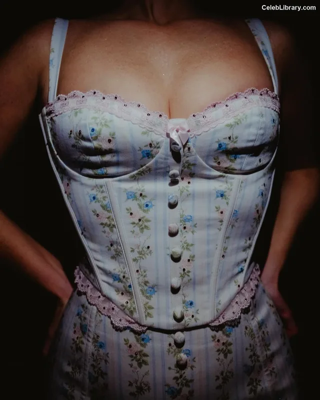 Kacey Musgraves photo 23 of 537