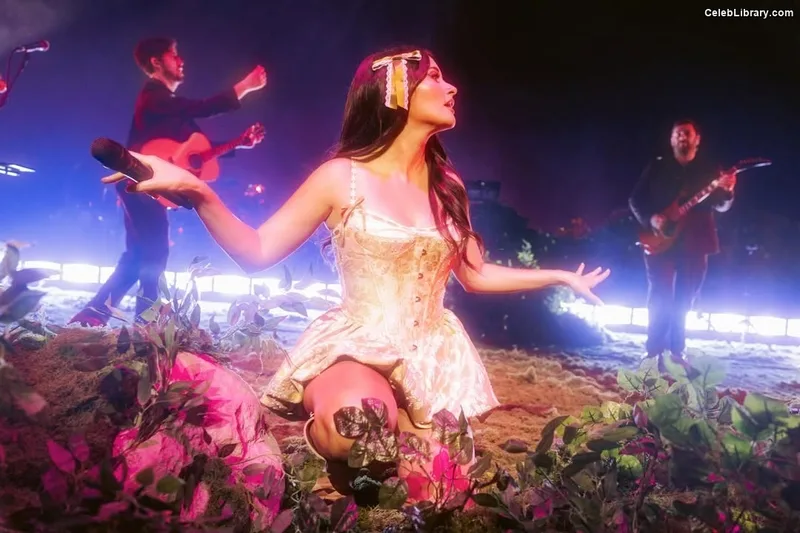 Kacey Musgraves photo 9 of 537
