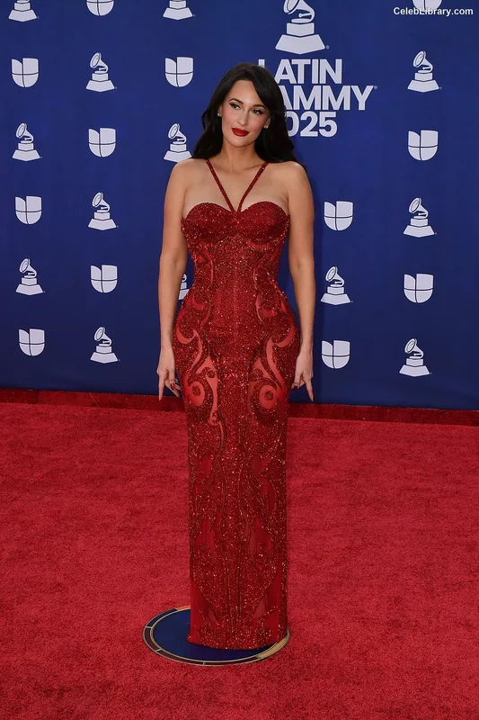 Kacey Musgraves photo 18 of 537