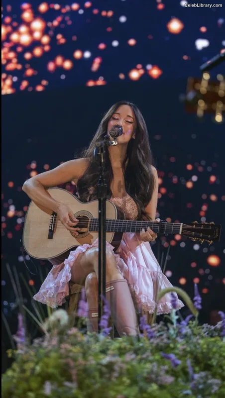 Kacey Musgraves photo 23 of 537