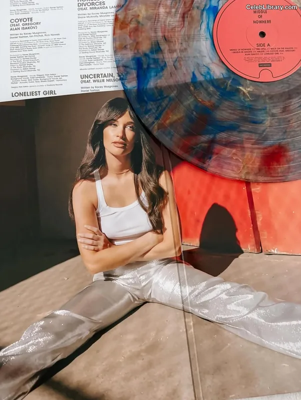 Kacey Musgraves photo 19 of 537