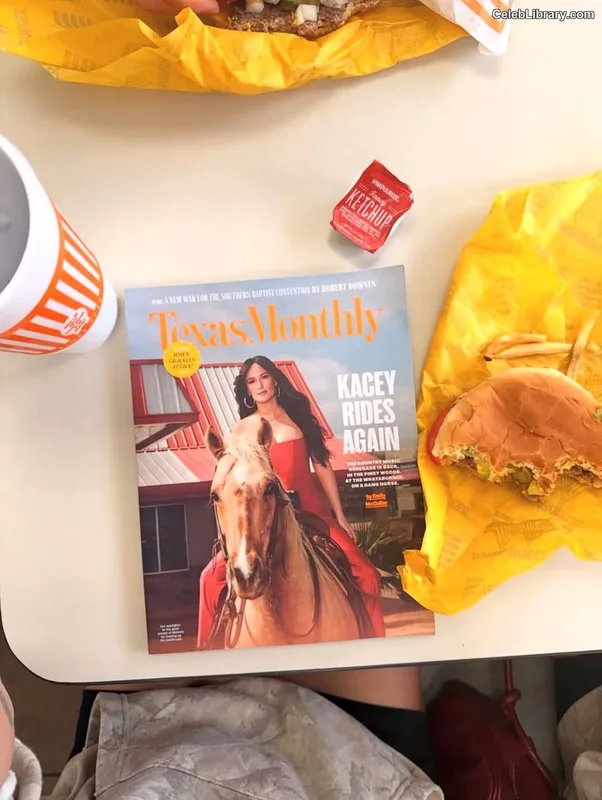 Kacey Musgraves photo 22 of 537