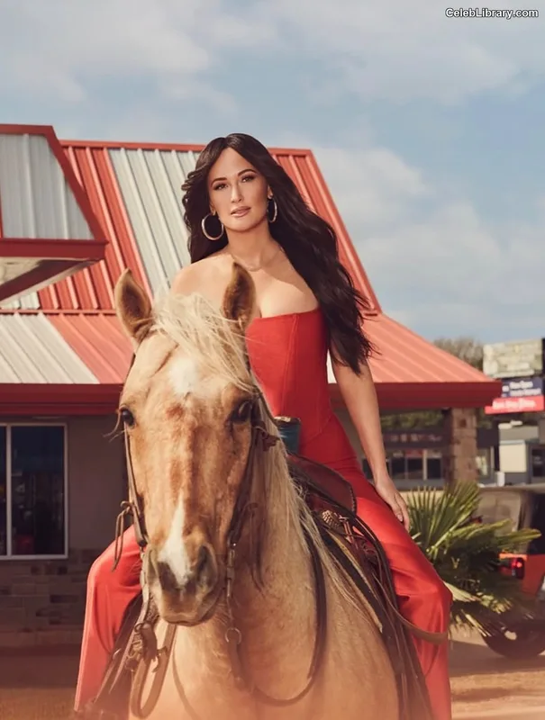 Kacey Musgraves photo 24 of 537