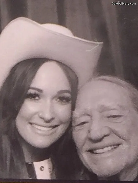 Kacey Musgraves photo 5 of 537