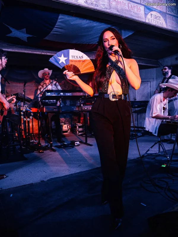 Kacey Musgraves photo 21 of 537