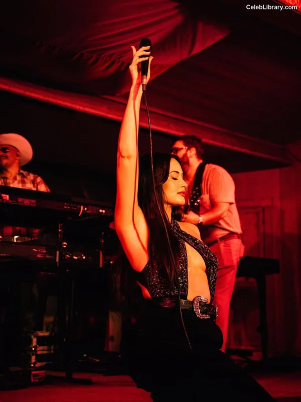 Kacey Musgraves photo 24 of 537