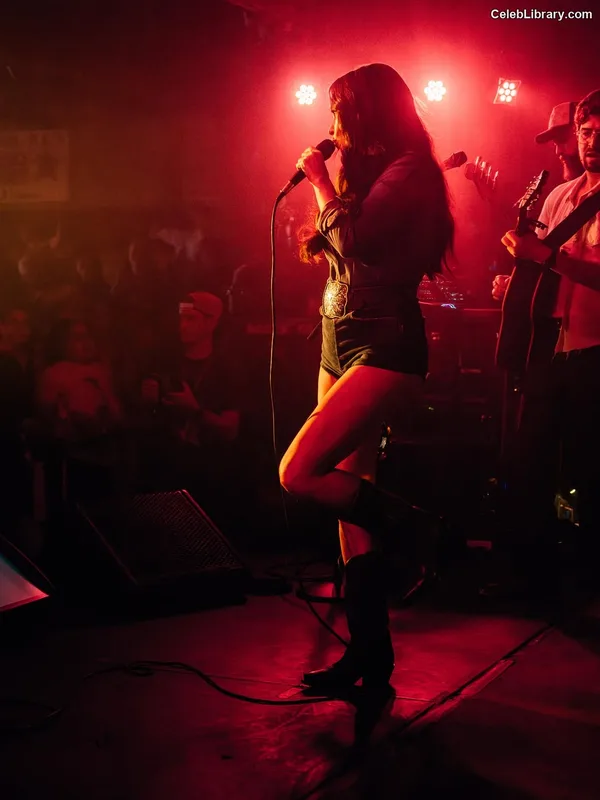 Kacey Musgraves photo 6 of 537