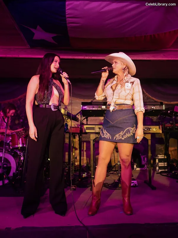 Kacey Musgraves photo 8 of 537