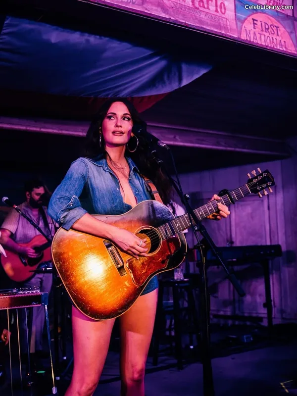 Kacey Musgraves photo 14 of 537