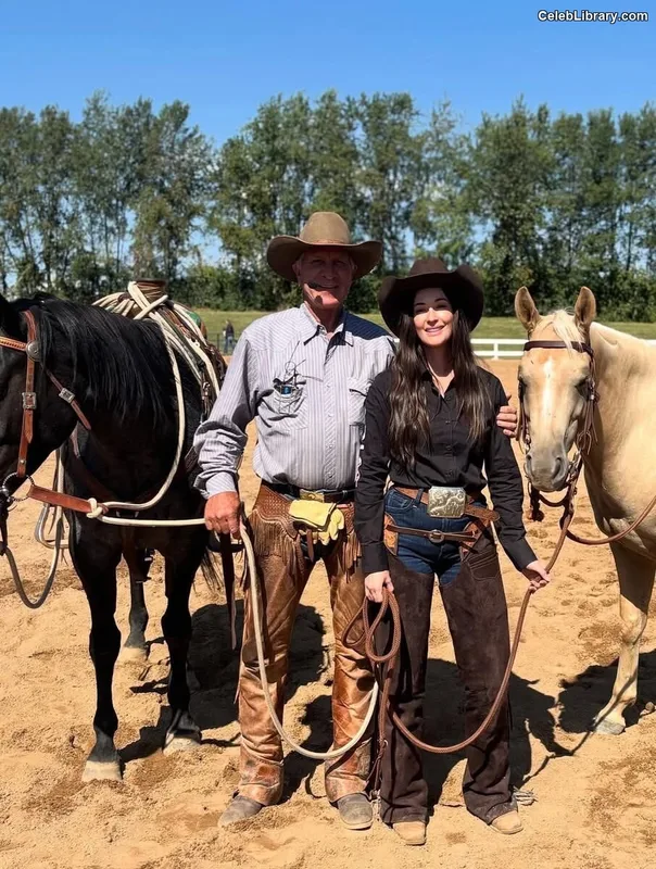 Kacey Musgraves photo 24 of 537