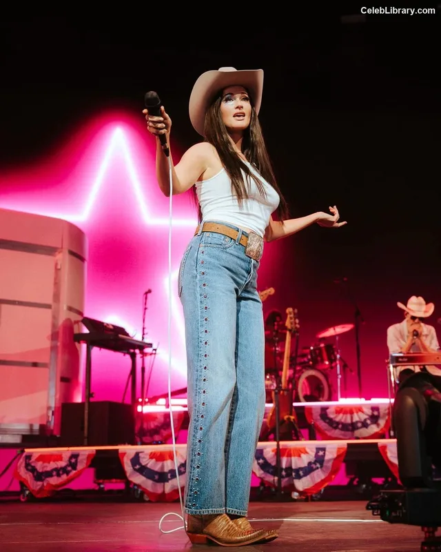 Kacey Musgraves photo 18 of 537
