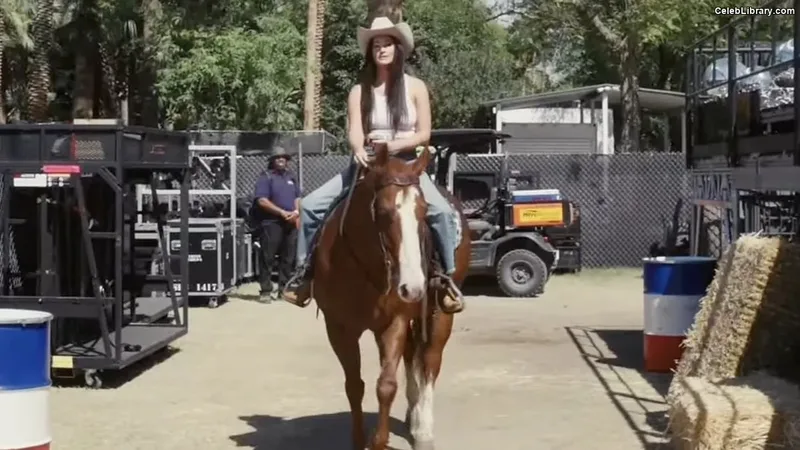 Kacey Musgraves photo 21 of 537