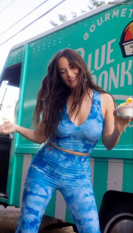 Kacey Musgraves photo 1 of 537