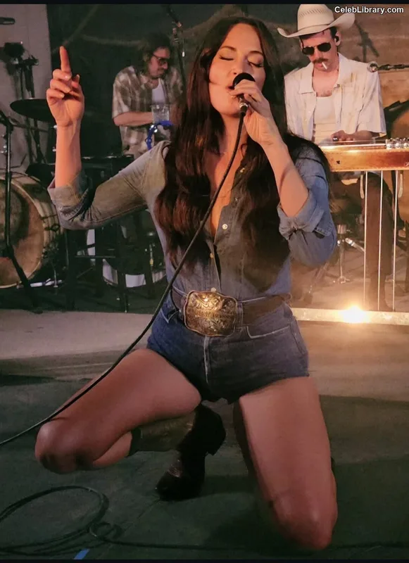Kacey Musgraves photo 17 of 537
