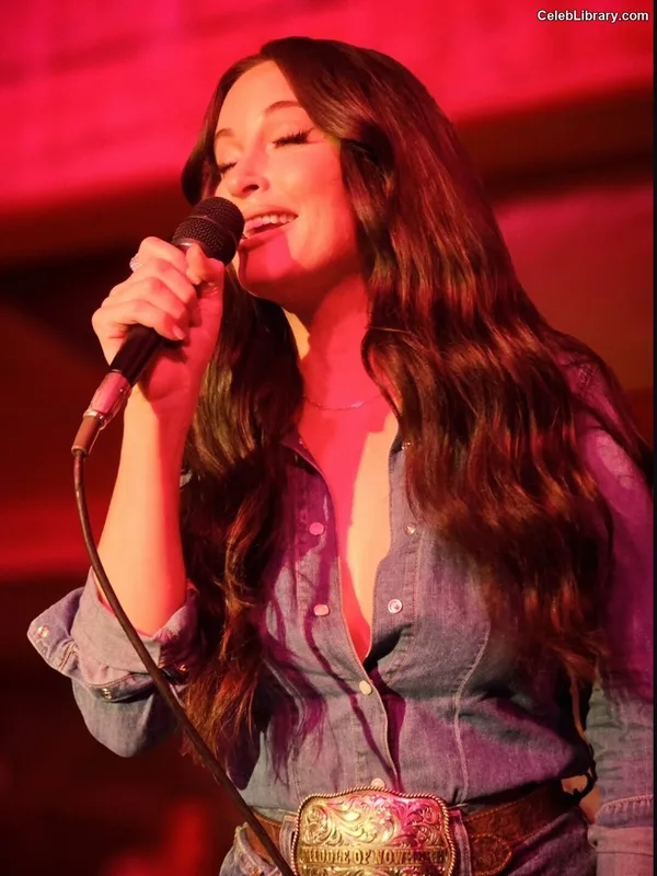 Kacey Musgraves photo 18 of 537