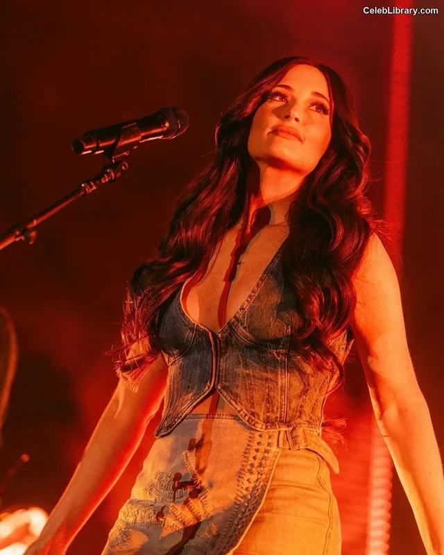 Kacey Musgraves photo 13 of 537