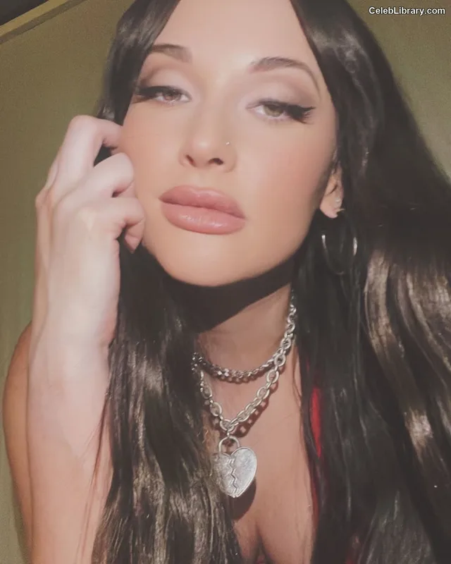 Kacey Musgraves photo 16 of 537