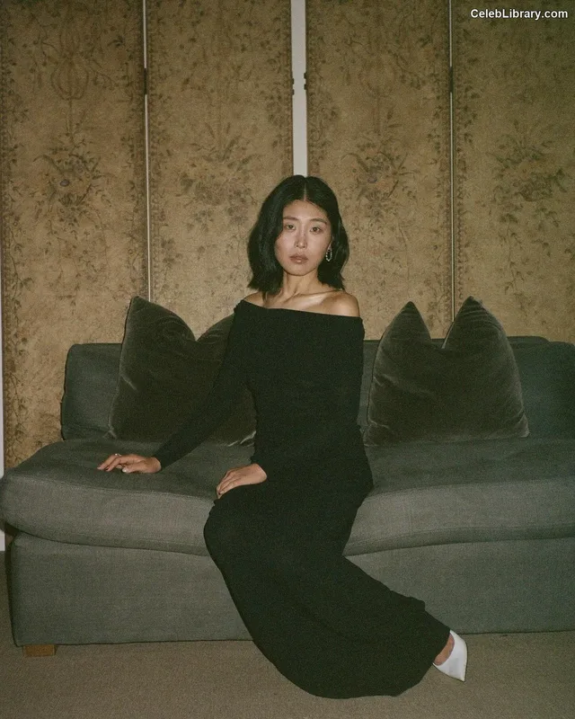 Kahyun Kim photo 14 of 189