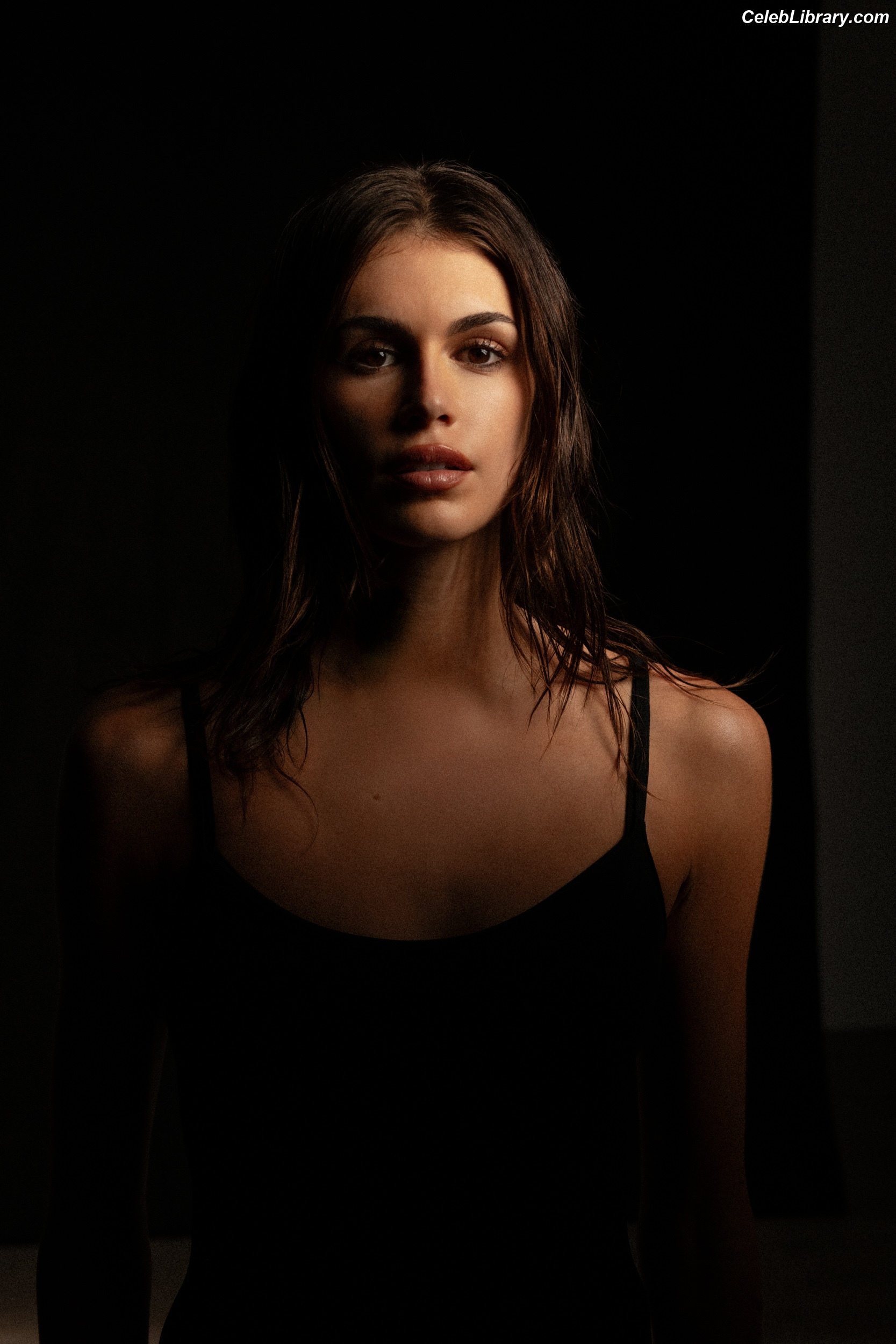 Kaia Gerber photo 15 of 464