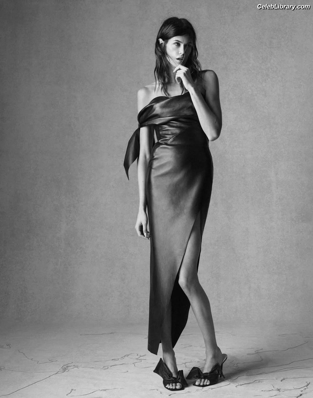 Kaia Gerber photo 10 of 464