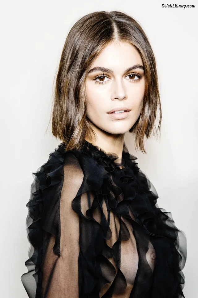 Kaia Gerber photo 11 of 464