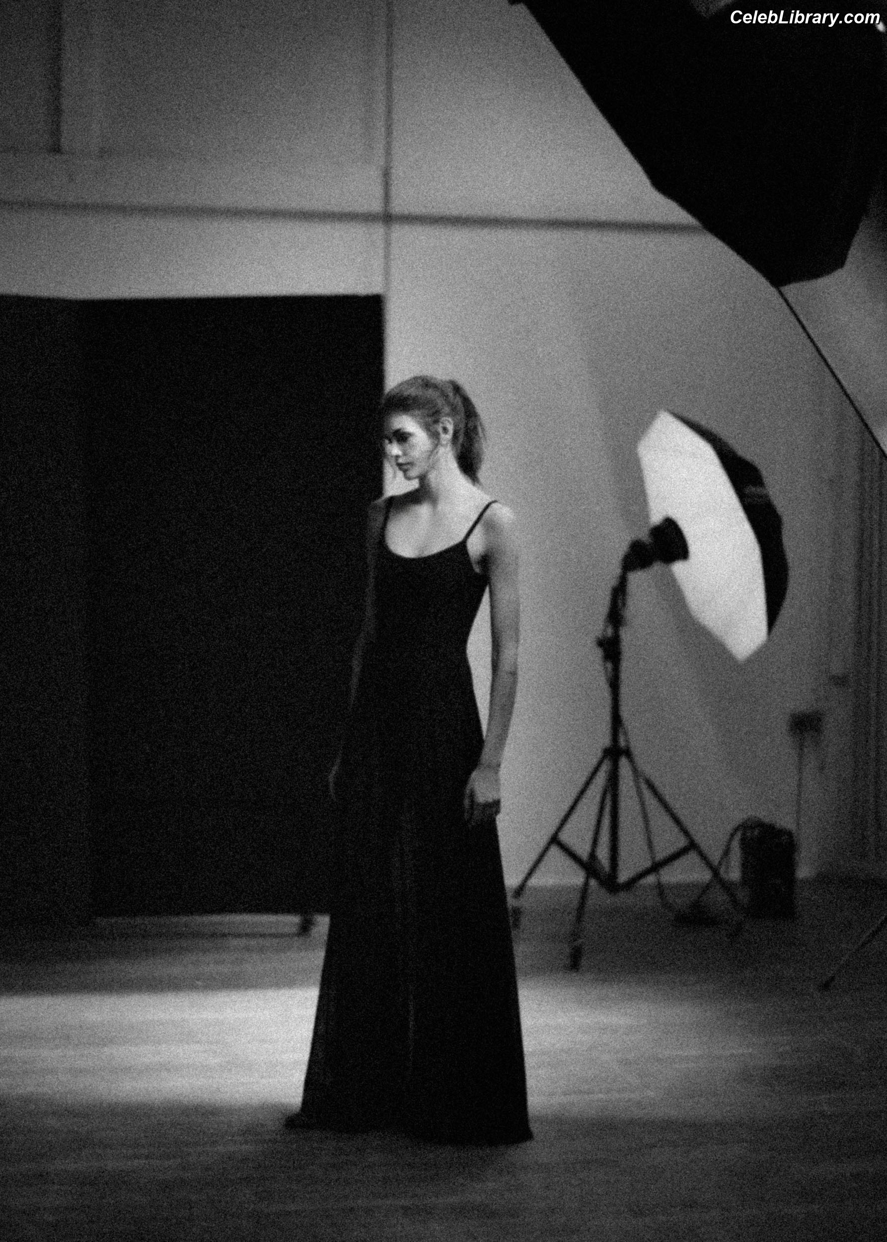 Kaia Gerber photo 22 of 464