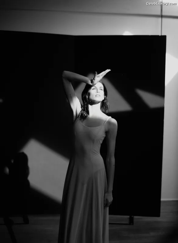 Kaia Gerber photo 19 of 464
