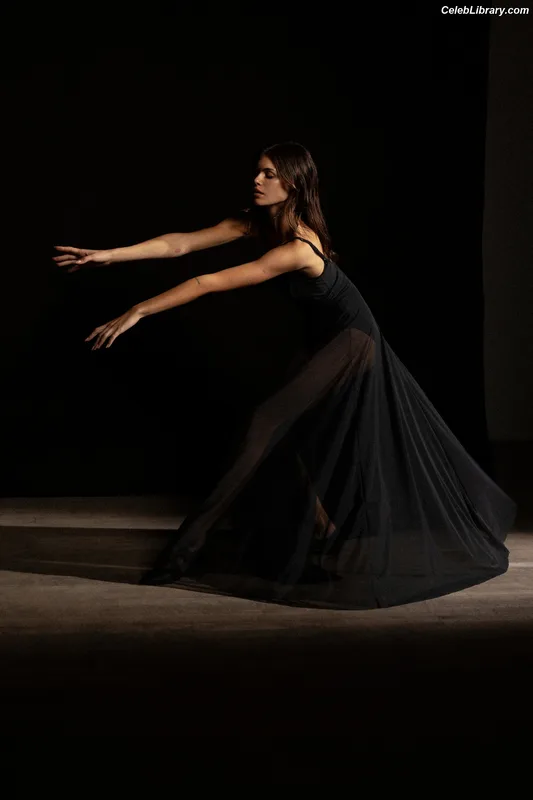 Kaia Gerber photo 13 of 464