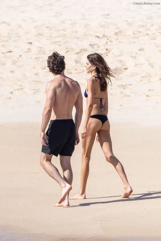 Kaia Gerber photo 2 of 464