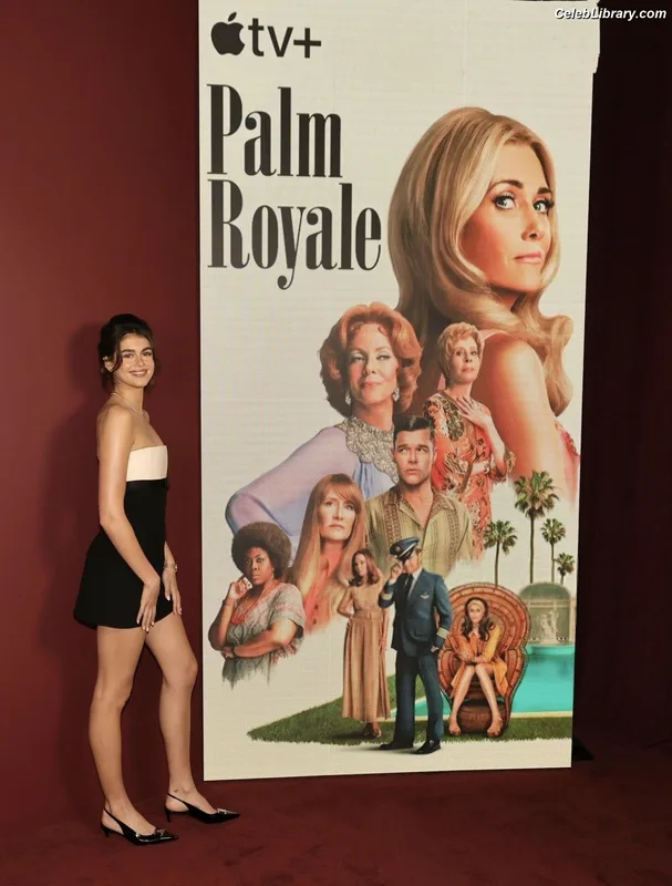 Kaia Gerber photo 7 of 464