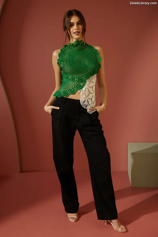 Kaia Gerber photo 17 of 464