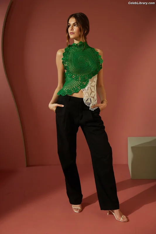 Kaia Gerber photo 19 of 464