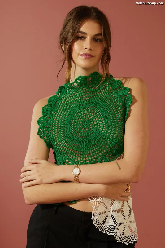 Kaia Gerber photo 22 of 464