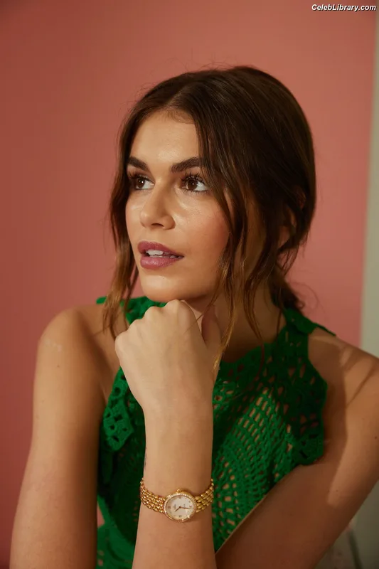 Kaia Gerber photo 23 of 464
