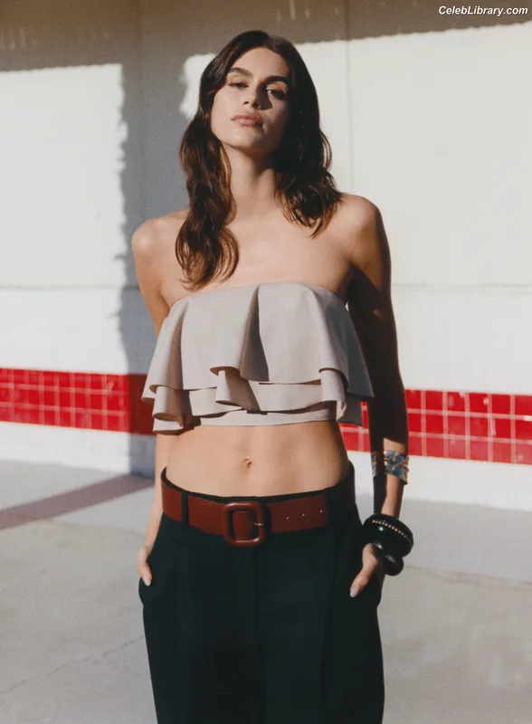 Kaia Gerber photo 9 of 464