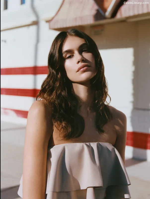Kaia Gerber photo 5 of 464