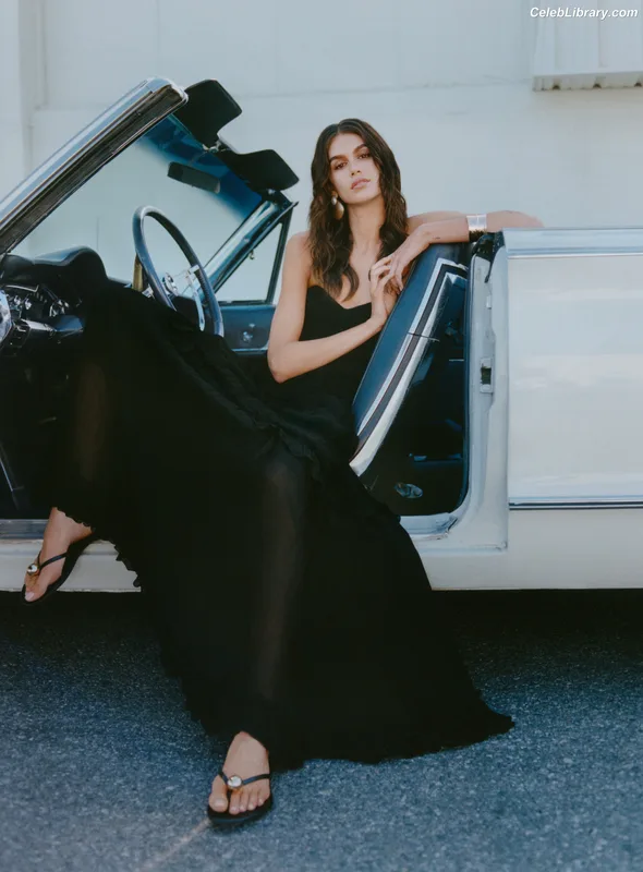 Kaia Gerber photo 12 of 464
