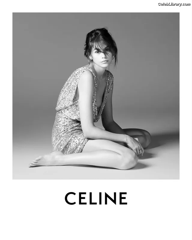 Kaia Gerber photo 3 of 464