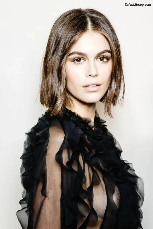 Kaia Gerber photo 18 of 464