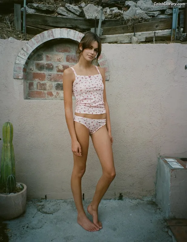 Kaia Gerber photo 20 of 464