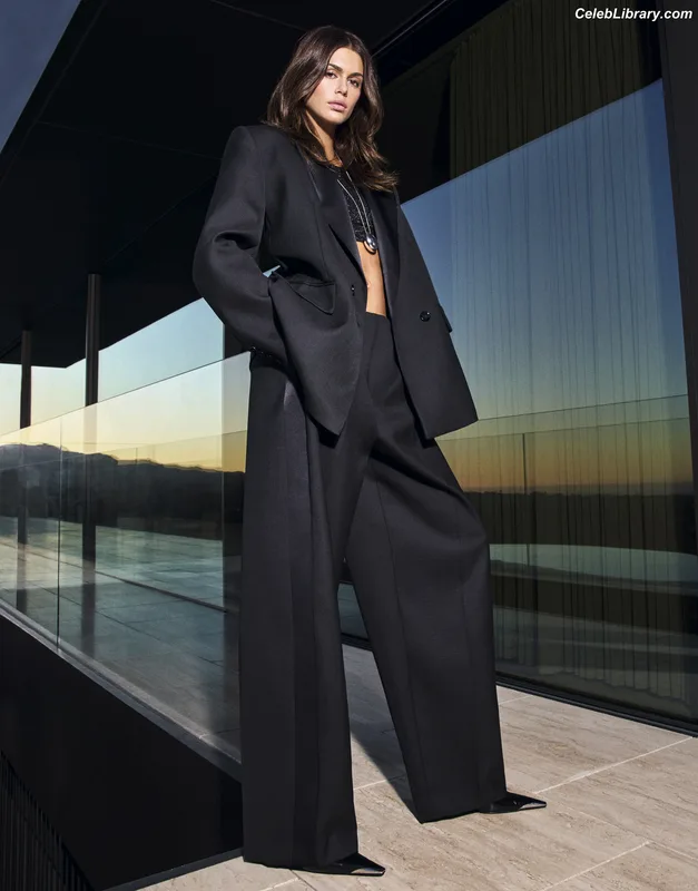 Kaia Gerber photo 11 of 464
