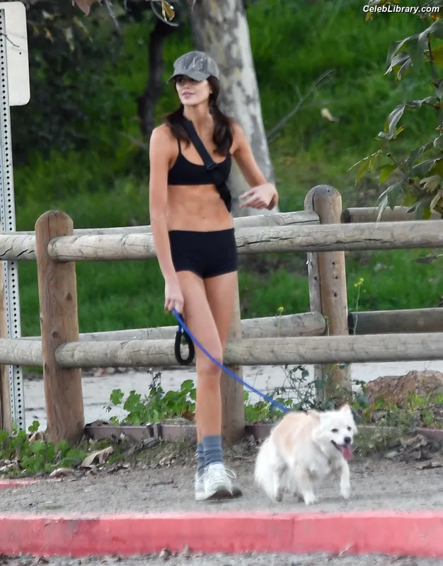 Kaia Gerber photo 10 of 464