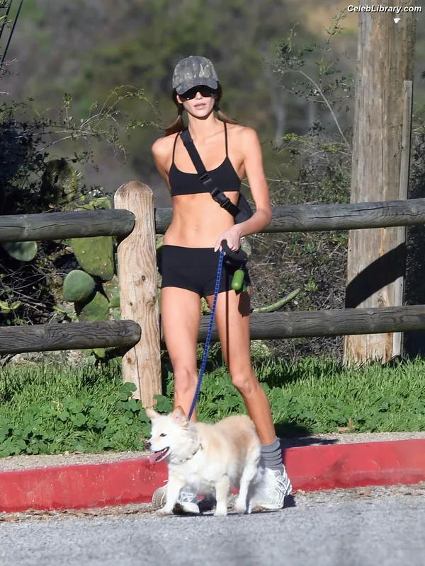 Kaia Gerber photo 6 of 464