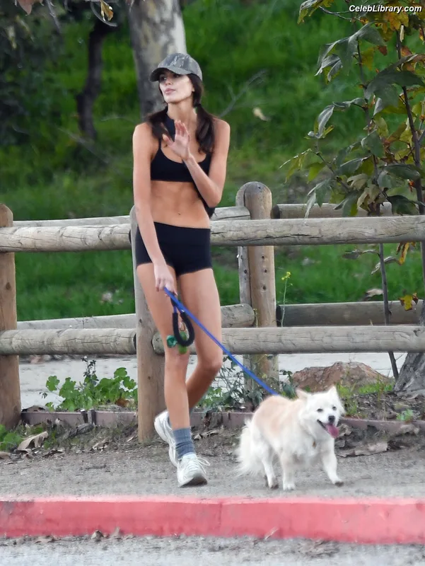 Kaia Gerber photo 18 of 464