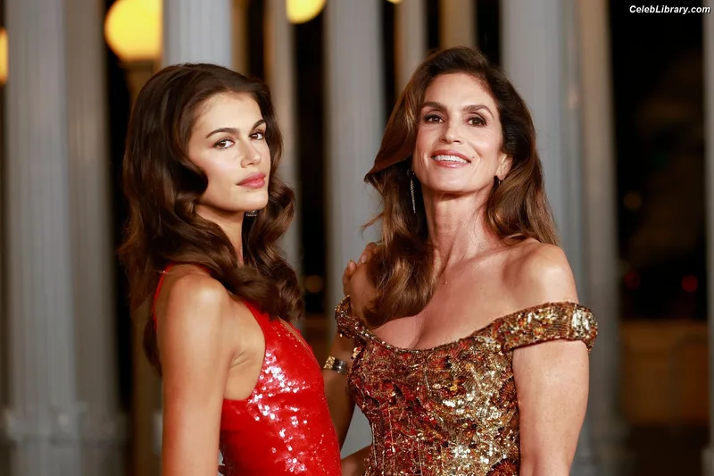 Kaia Gerber photo 3 of 464