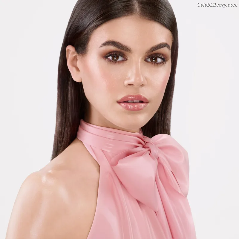 Kaia Gerber photo 23 of 464