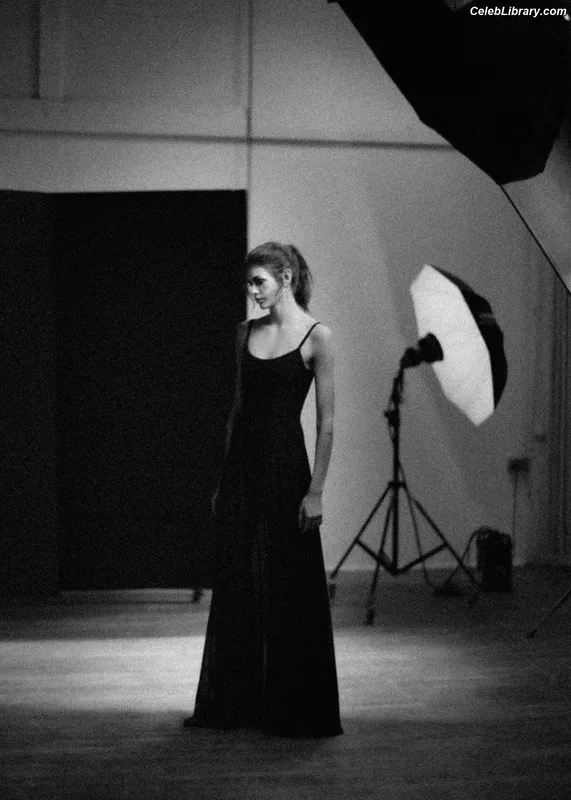 Kaia Gerber photo 7 of 464
