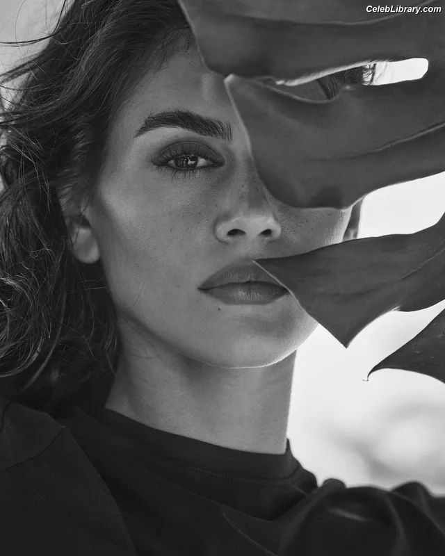 Kaia Gerber photo 10 of 464