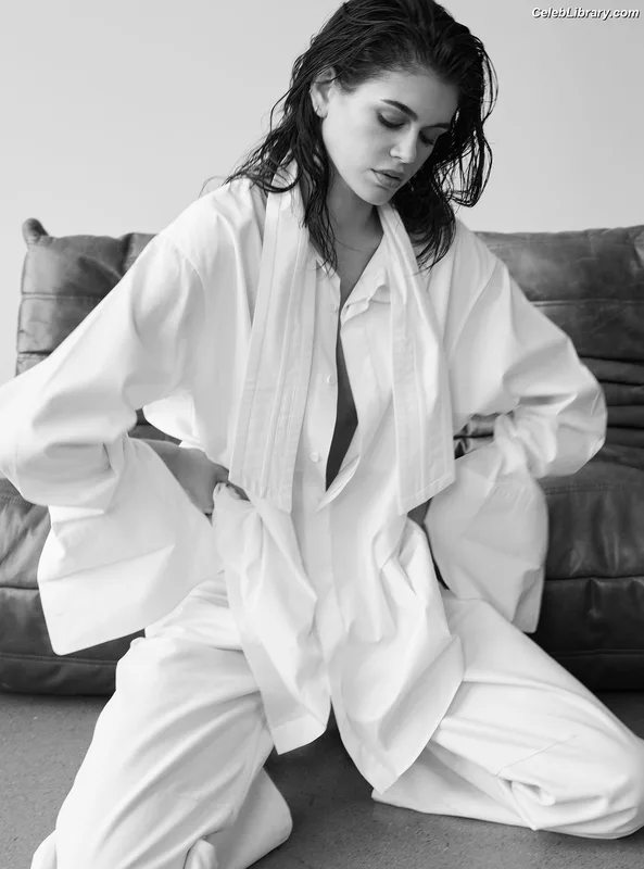 Kaia Gerber photo 19 of 464